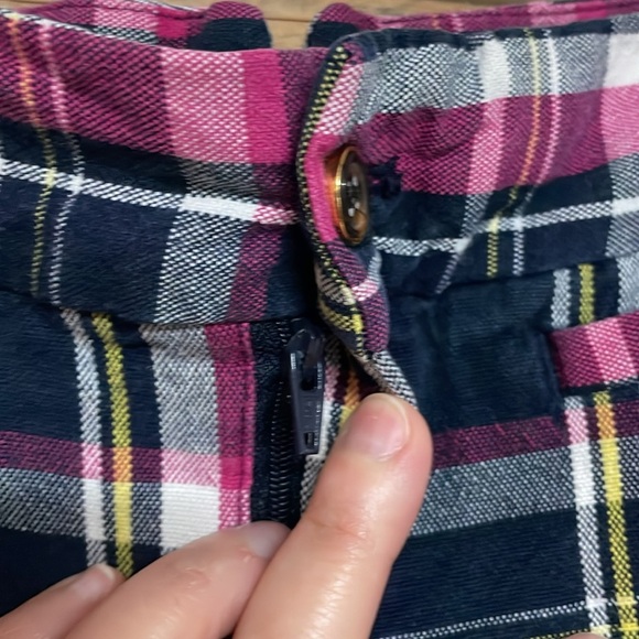 Banana Republic size 4 Pink, Yellow, Blue Preppy Plaid Mid-rise 3” Chino Shorts - Picture 5 of 10
